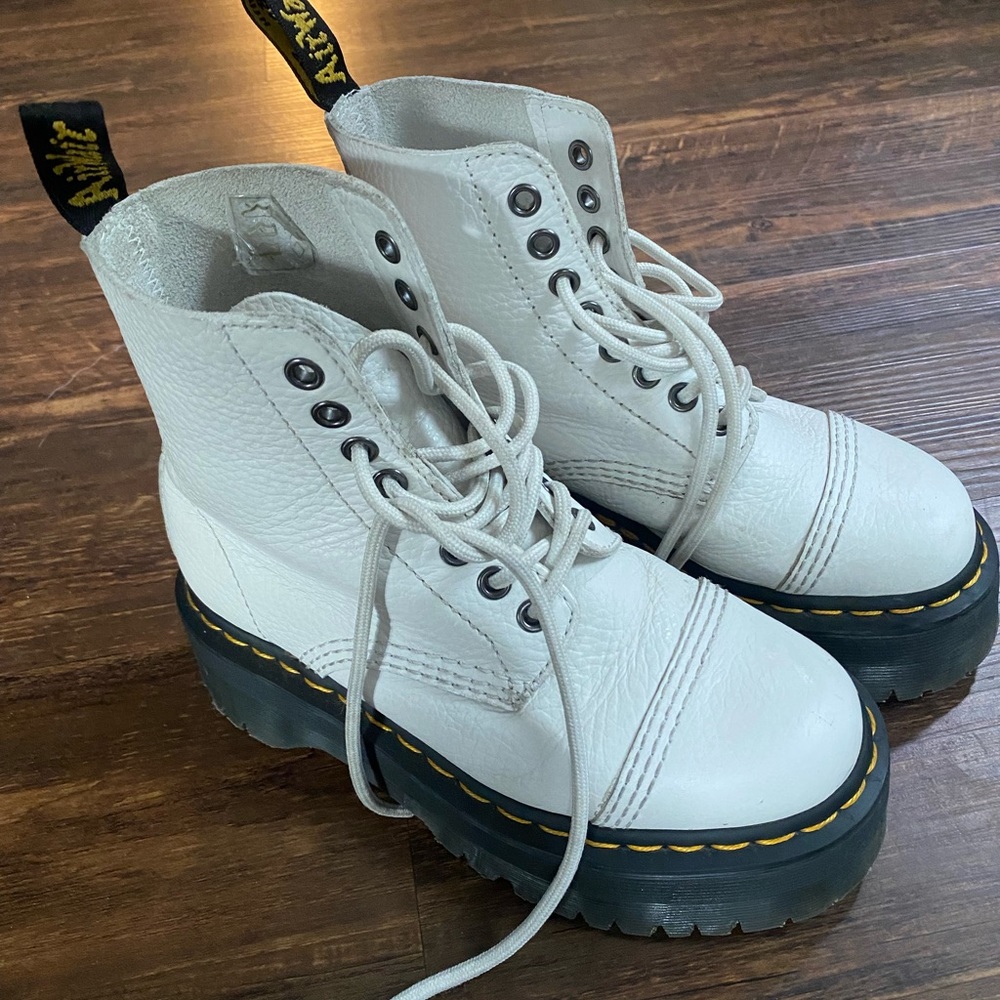 Doc marten Sinclair lace up white platform boot